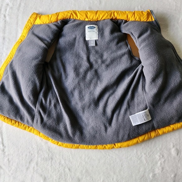 Old Navy Gillet Vest Toddler Kids 4T Yellow Puffer Jacket Photoshoot Boy Fall - Picture 6 of 10